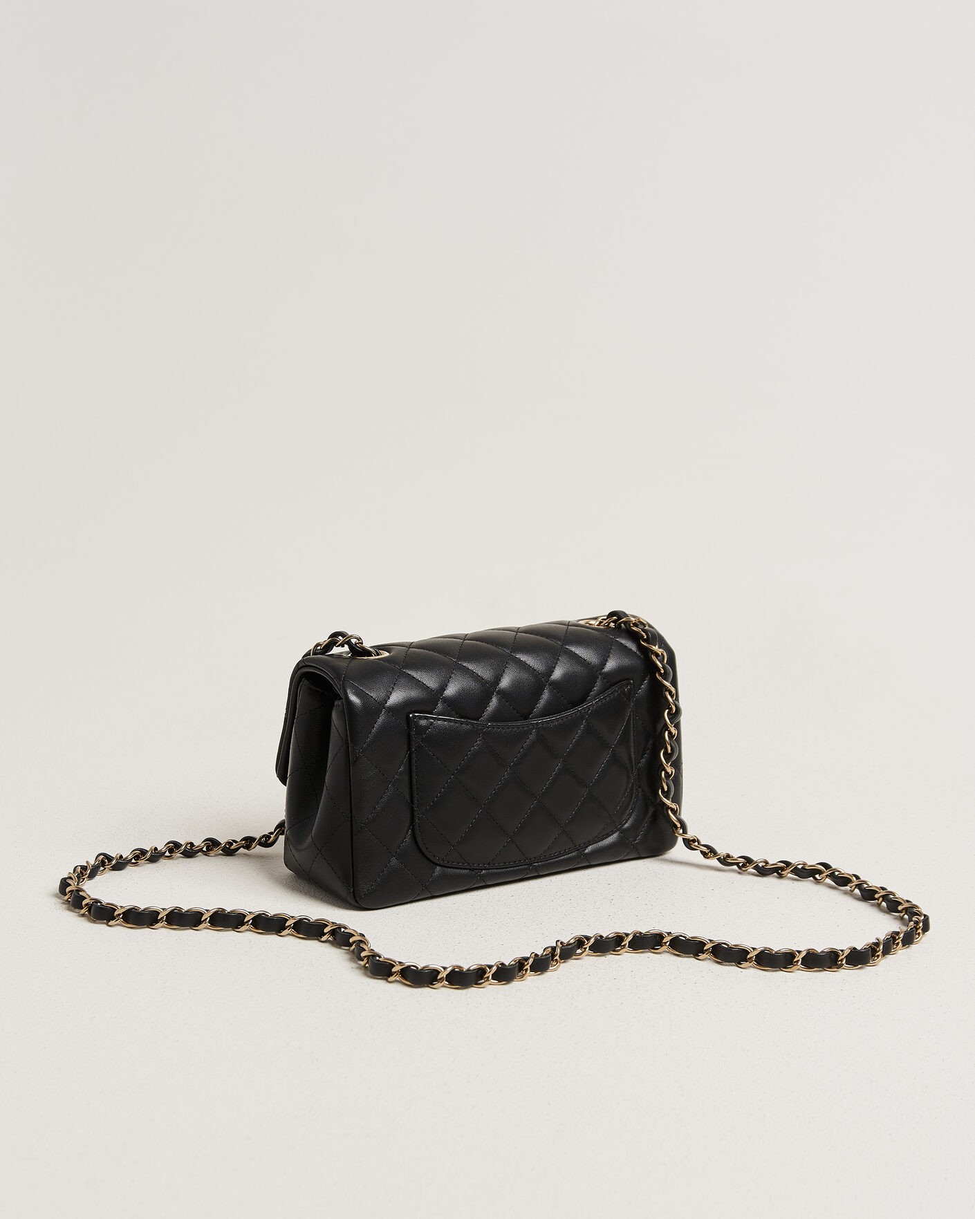 Herre | Pre-Owned & Vintage Bags | Chanel Pre-Owned | Classic Mini Rectangular Single Flap Bag Lambskin Black