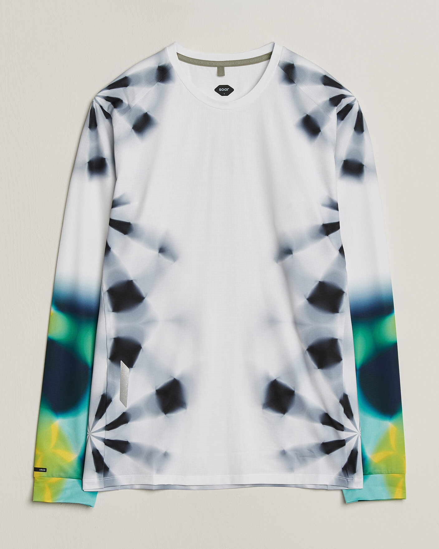 Herre | T-Shirts | SOAR Running | LS Printed Tech T-Shirt White/Grey