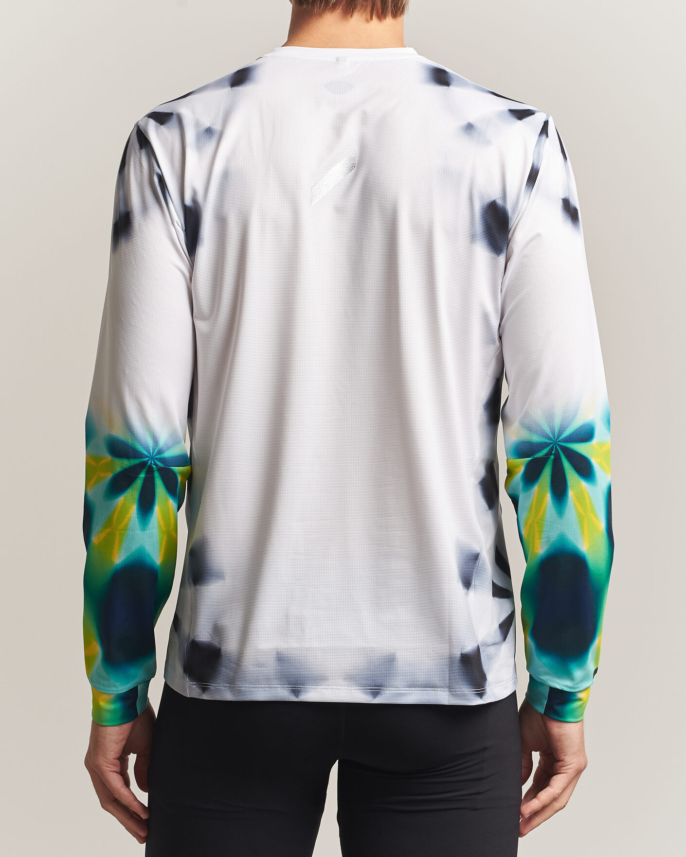 Herre | T-Shirts | SOAR Running | LS Printed Tech T-Shirt White/Grey