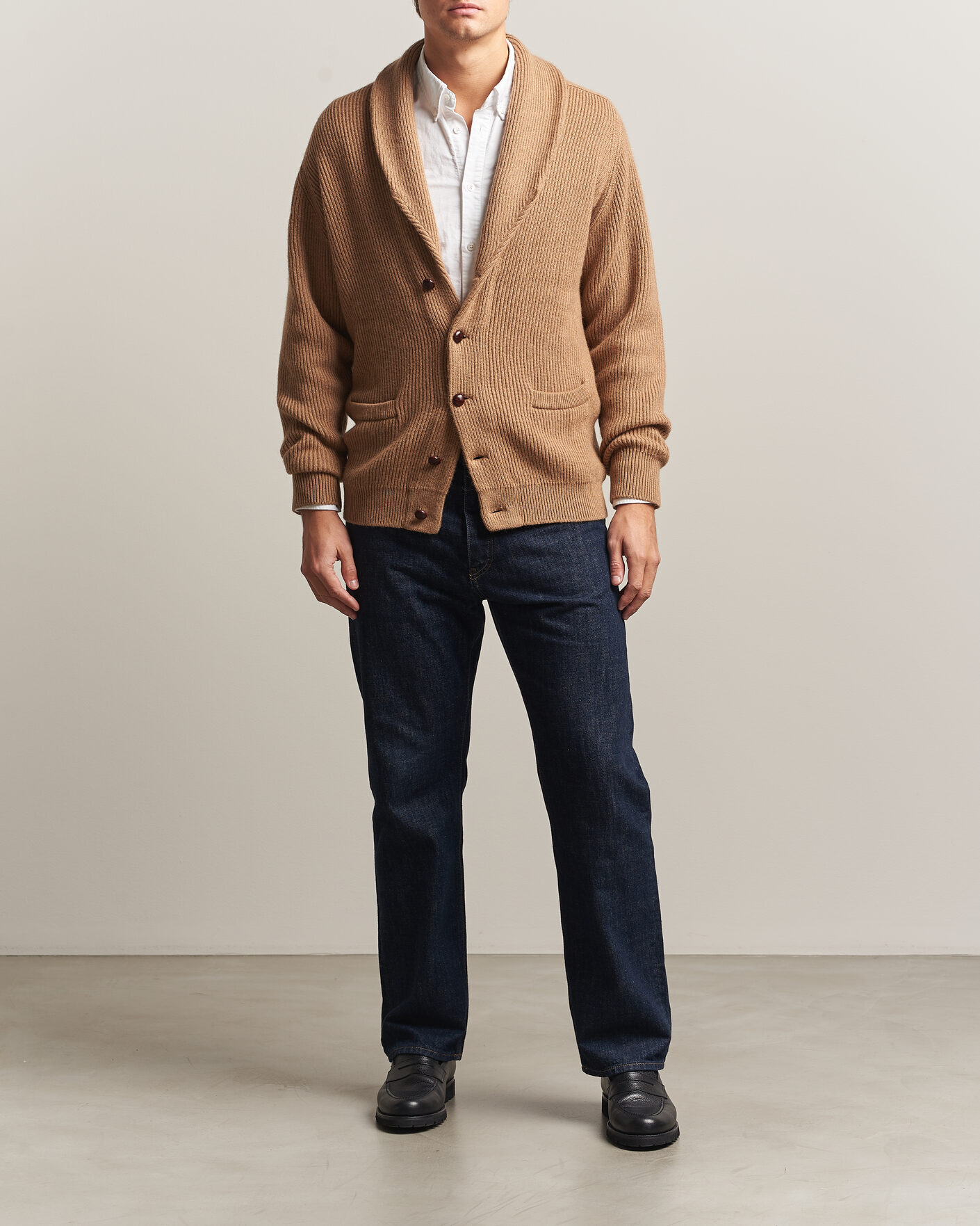Herre | Gensere | William Lockie | Windsor Camelhair Shawl Cardigan Natural Brown