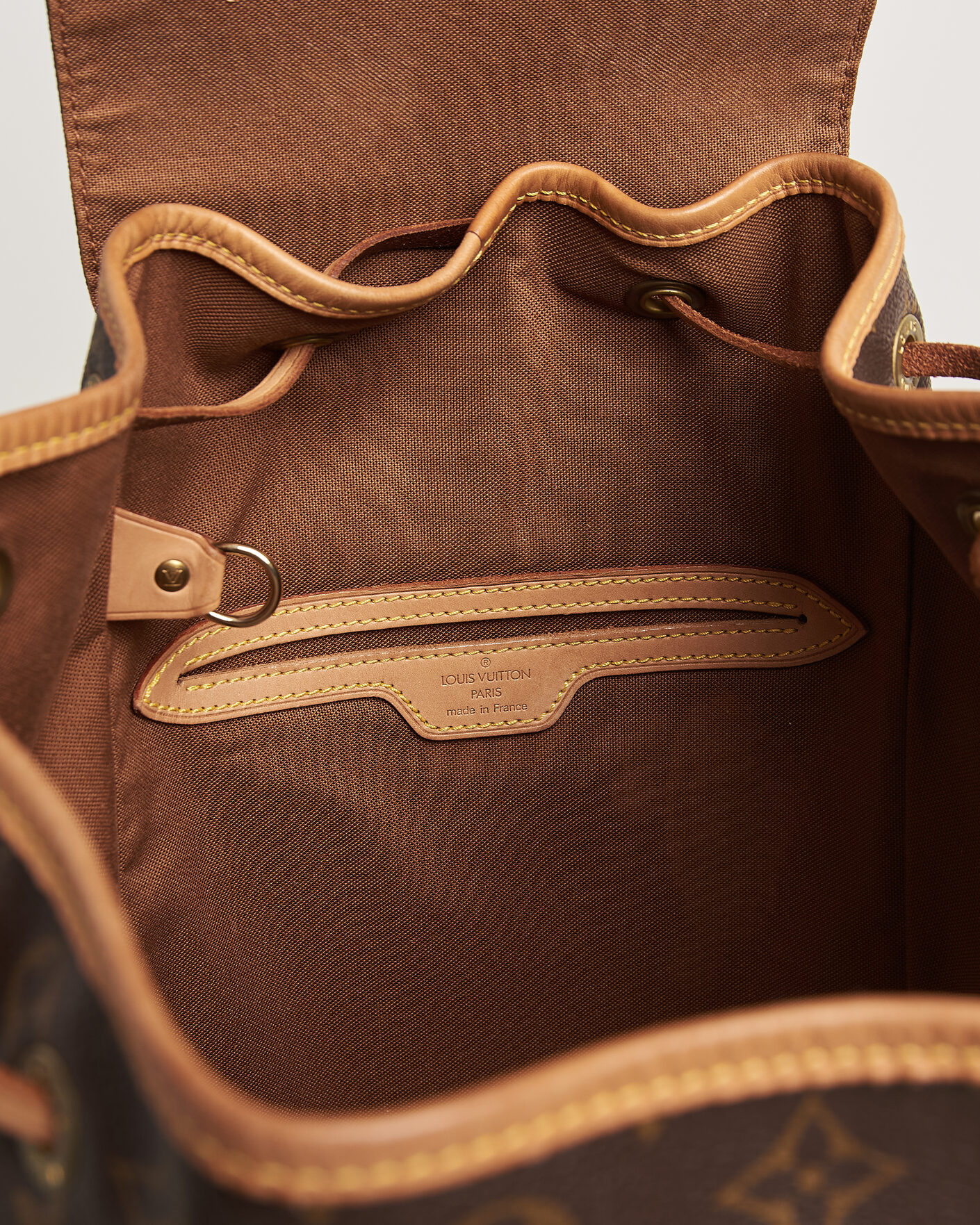 Herre | Pre-Owned & Vintage Bags | Louis Vuitton Pre-Owned | Montsouris GM Backpack Monogram