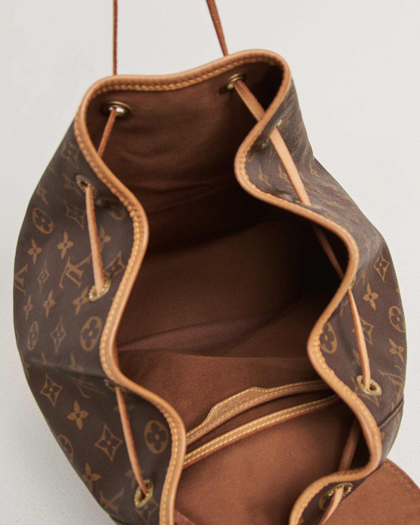 Herre | Pre-Owned & Vintage Bags | Louis Vuitton Pre-Owned | Montsouris GM Backpack Monogram
