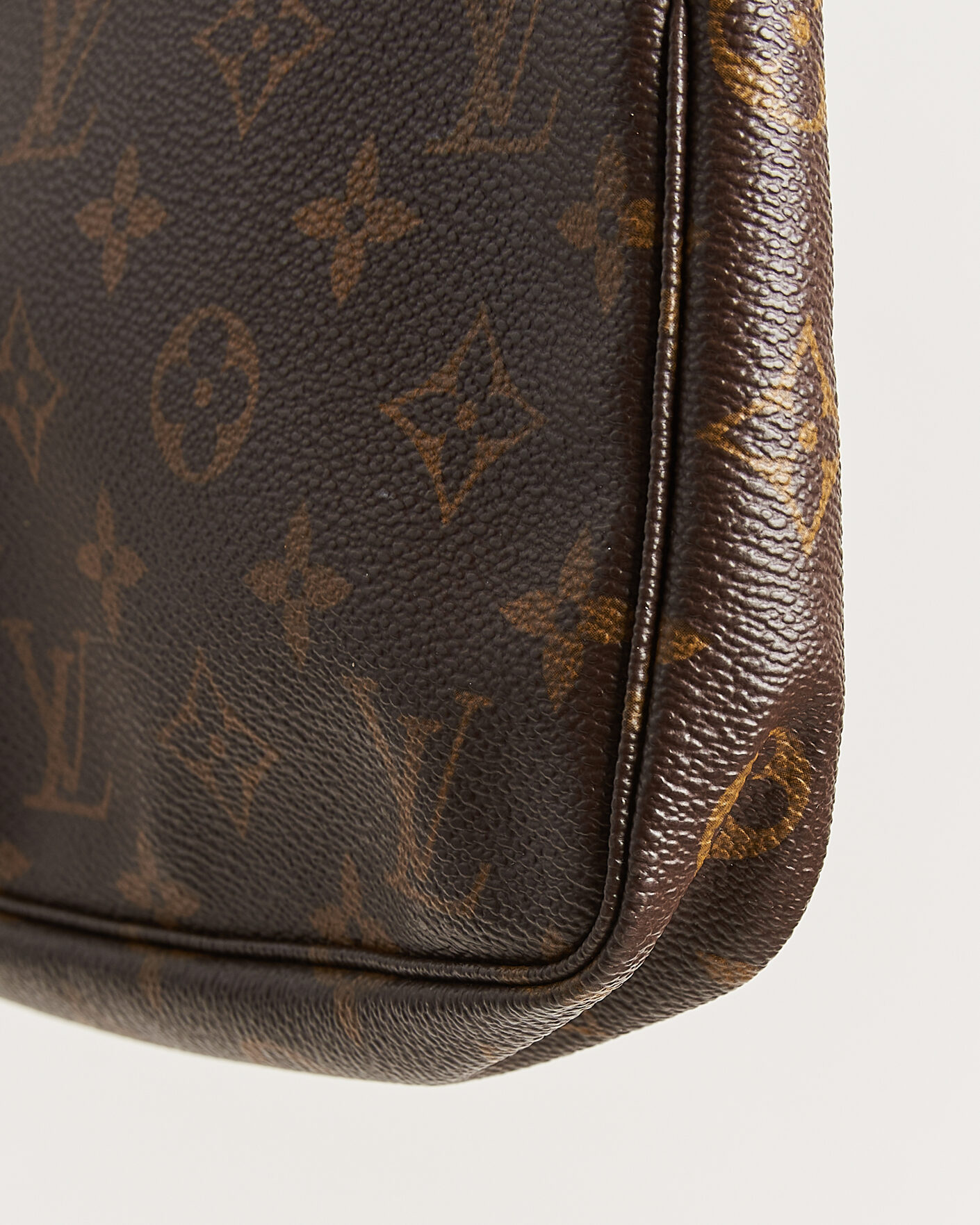 Herre | Pre-Owned & Vintage Bags | Louis Vuitton Pre-Owned | Pochette Accessoires Monogram