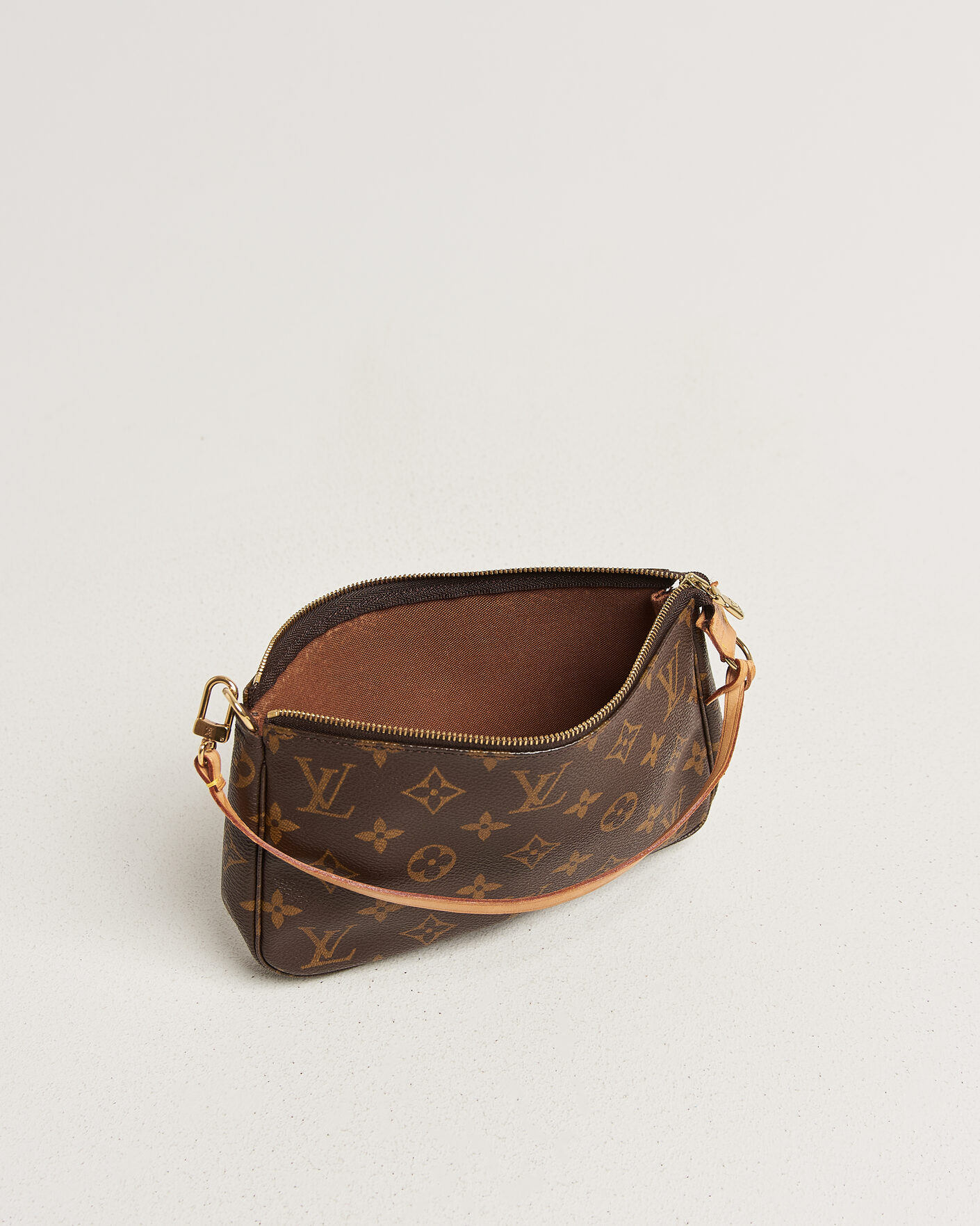 Herre | Pre-Owned & Vintage Bags | Louis Vuitton Pre-Owned | Pochette Accessoires Monogram