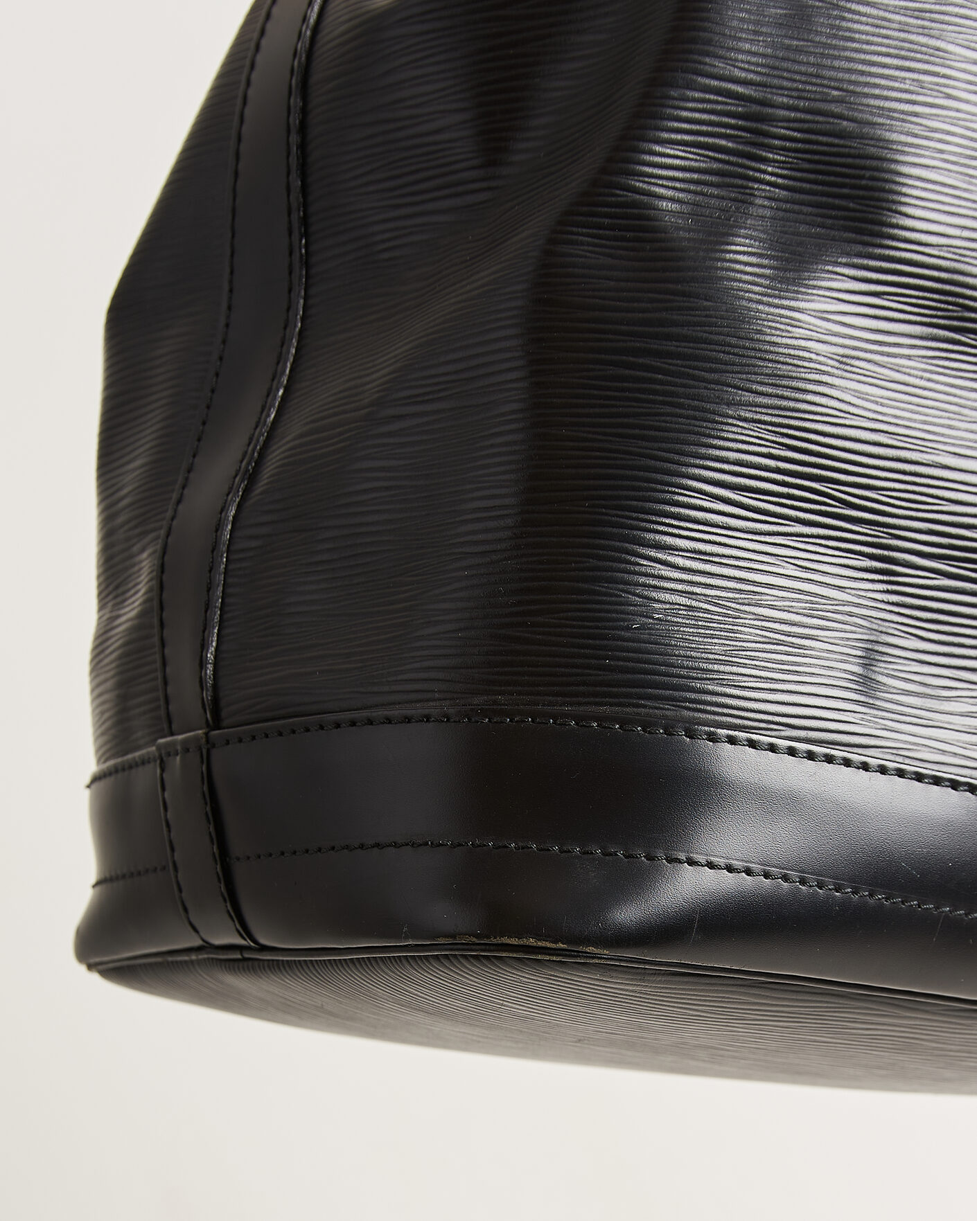 Herre | Pre-Owned & Vintage Bags | Louis Vuitton Pre-Owned | Noé Epi Leather Black