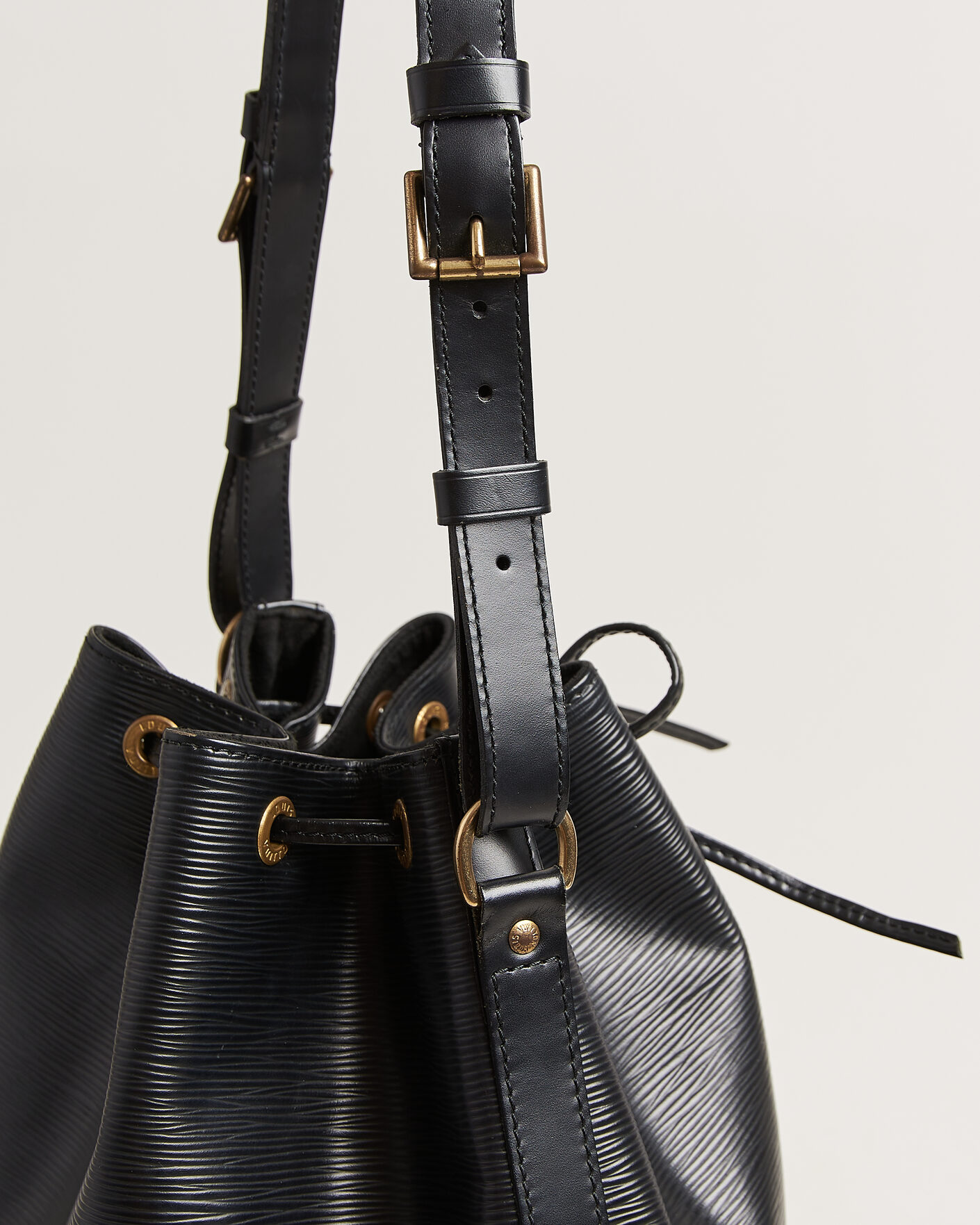 Herre | Pre-Owned & Vintage Bags | Louis Vuitton Pre-Owned | Noé Epi Leather Black