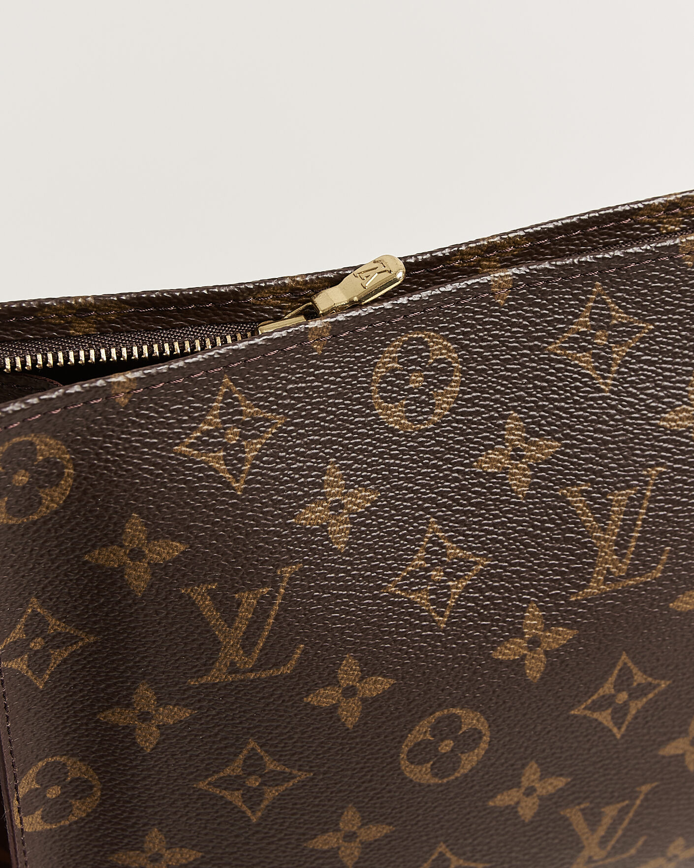 Herre | Pre-Owned & Vintage Bags | Louis Vuitton Pre-Owned | Poche Toilette NM Monogram