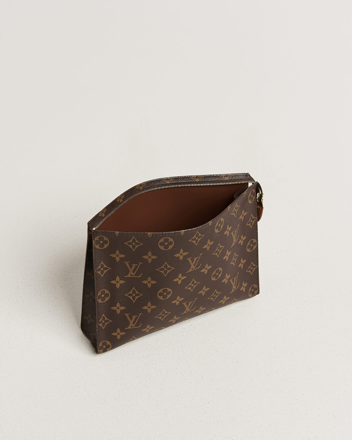 Herre | Pre-Owned & Vintage Bags | Louis Vuitton Pre-Owned | Poche Toilette NM Monogram