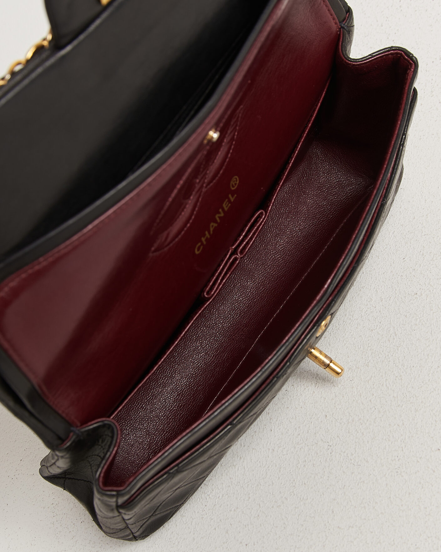 Herre | Pre-Owned & Vintage Bags | Louis Vuitton Pre-Owned | Chanel Pre-Owned Classic Medium Double Flap Bag Lambskin Black