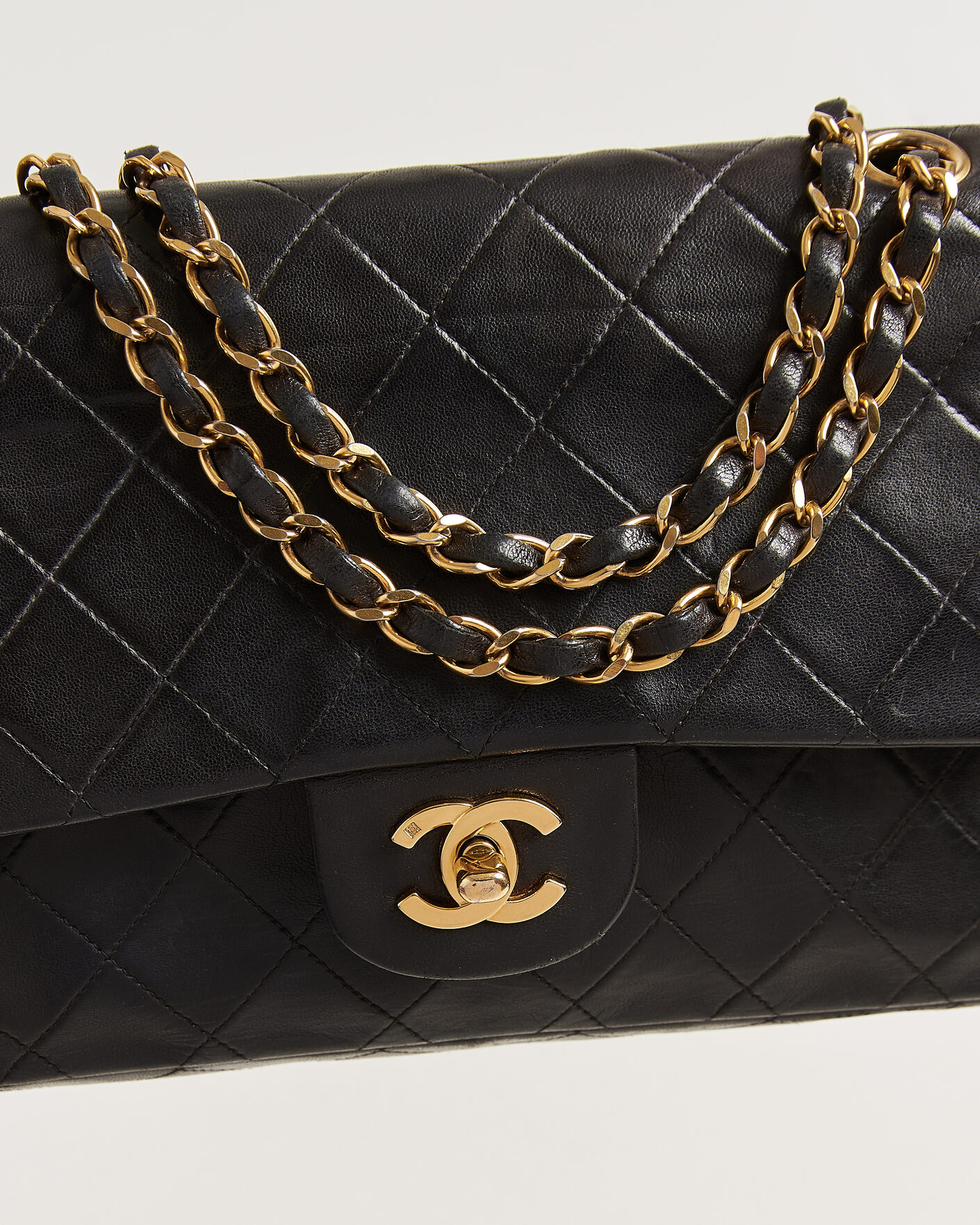 Herre | Pre-Owned & Vintage Bags | Louis Vuitton Pre-Owned | Chanel Pre-Owned Classic Medium Double Flap Bag Lambskin Black