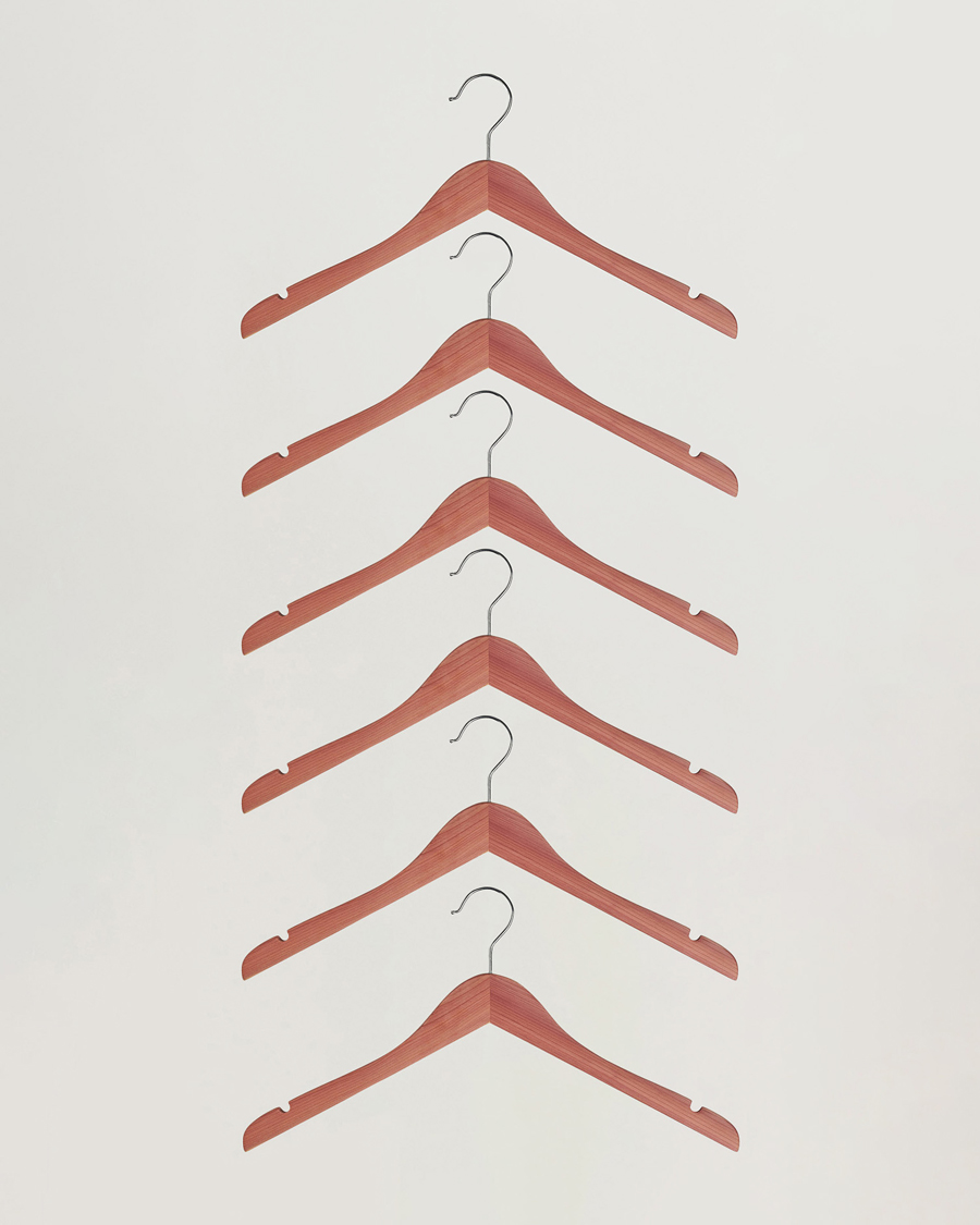Herre | Pleie av plagg | Care with Carl | 6-pack Cedar Wood Shirt Hangers