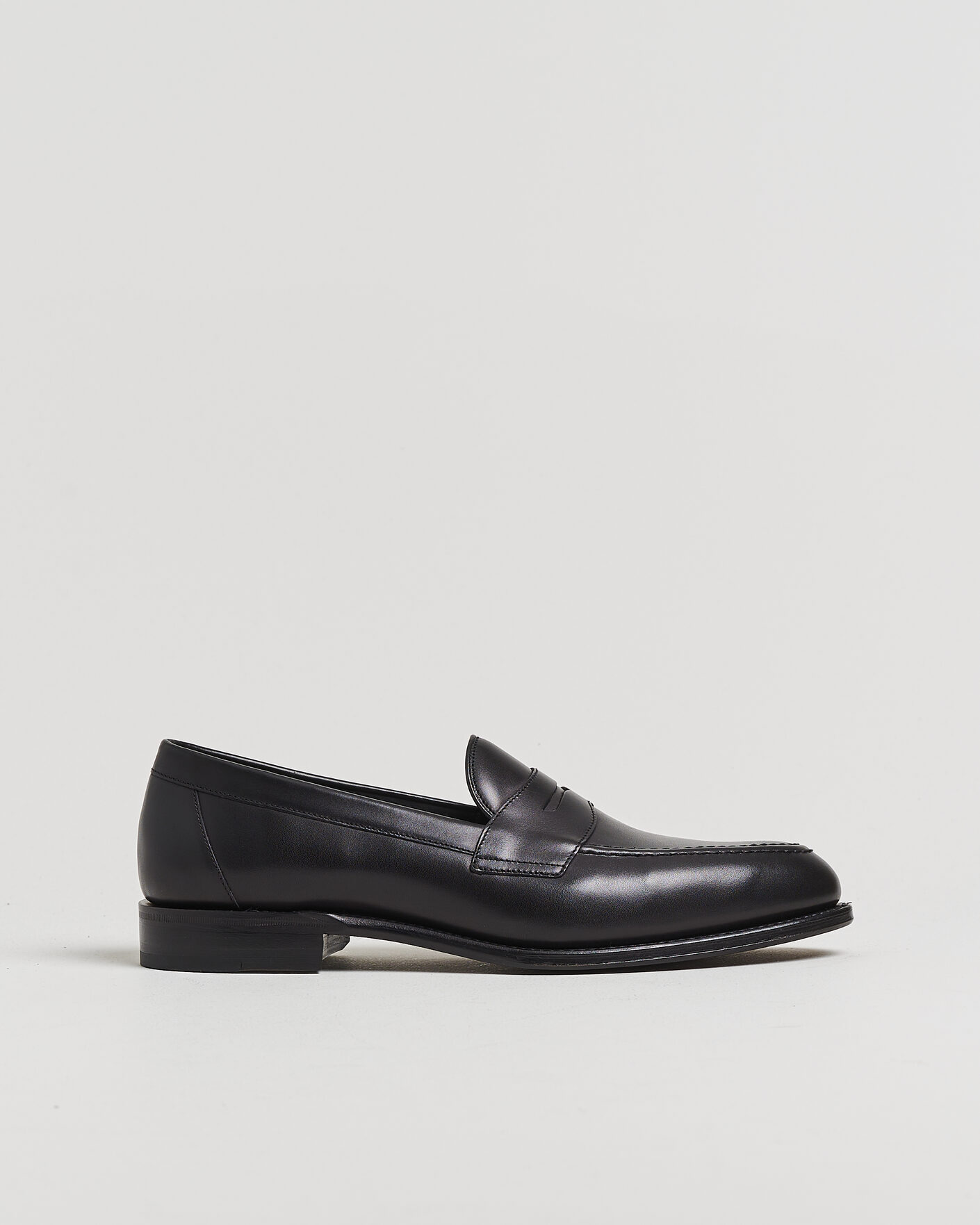 Herre | Pre-owned Randsydde sko | Pre-owned | Loake 1880 Hornbeam Eco Penny Loafer Black Calf UK10 - EU44